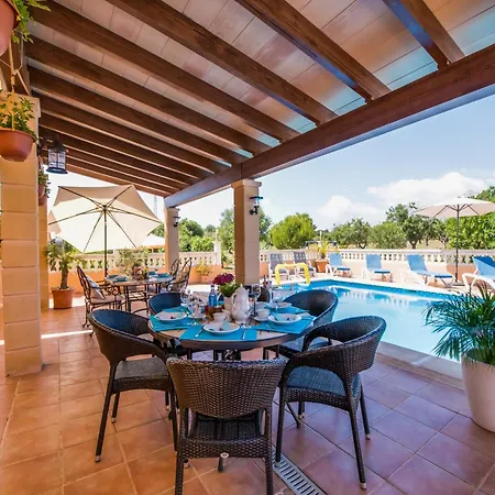 In With Pool Holiday home *